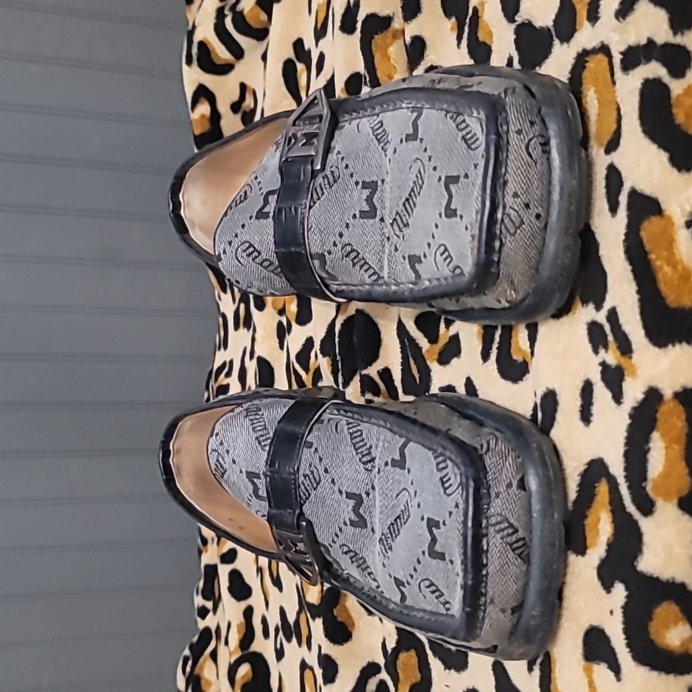 Bluish grey aligator shoes
